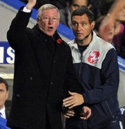 Sir Alex Fergusont nyugtatja a tartalék játékvezető