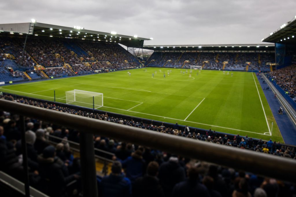 Angol stadion egy vasárnap délutáni bajnoki után – illusztráció